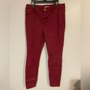 Maroon high-waisted skinny fit pants